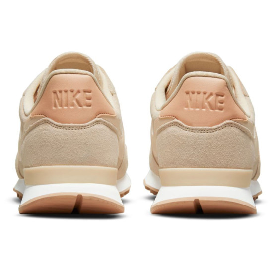 Nike Internationalist